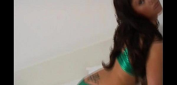  Natalia teasing hard in tight green spandex lingerie